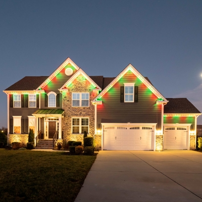 Permanent residential roofline lighting Photo